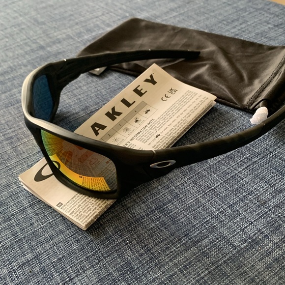 Oakley VALVE  009236-3160  Matte Black Camo Rubi Iridium Polarized sunglasses - Picture 4 of 16